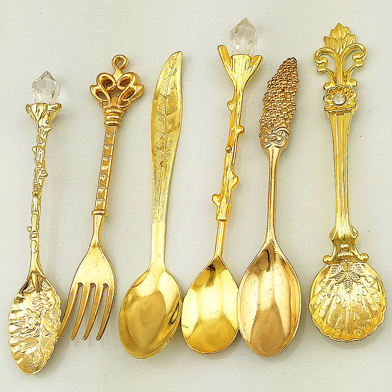 European Style Palace Retro Tableware 6piece Set Elevate your dining experience with this elegant and timeless set perfe — photo 2