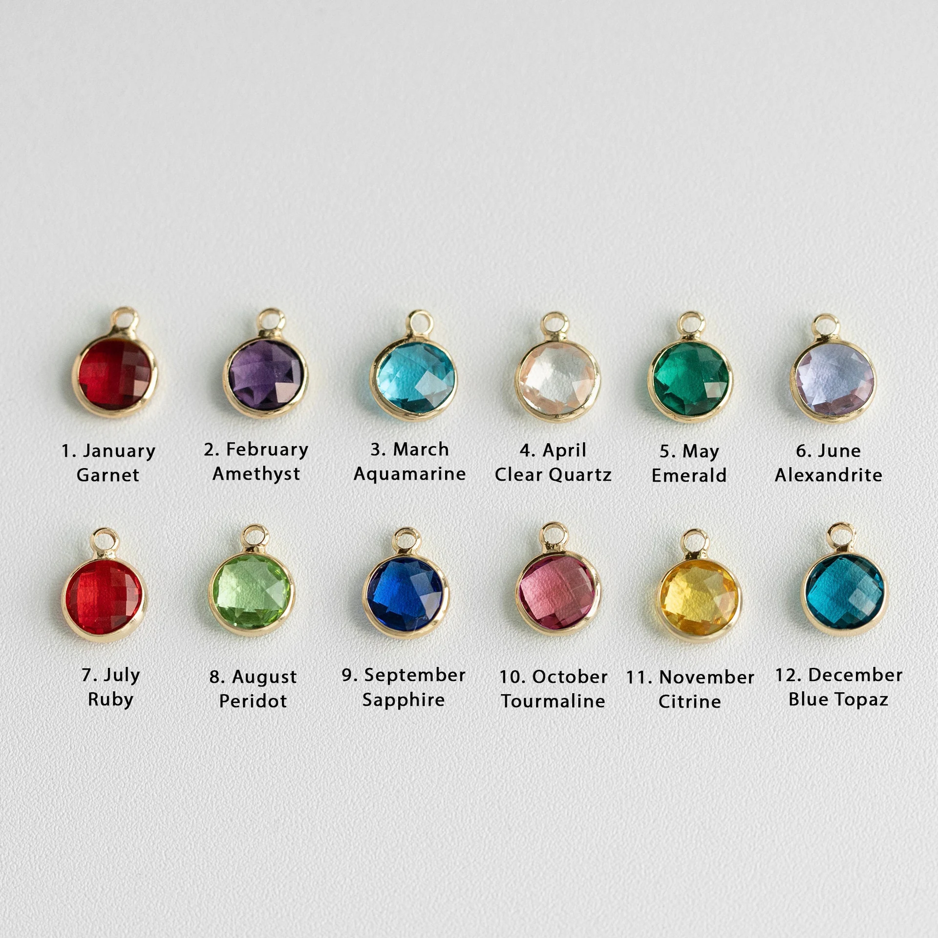 Collana quadrata con pietra di nascita, pesca e cuore. Un regalo unico e personalizzato per festeggiare un compleanno speciale. — foto 7