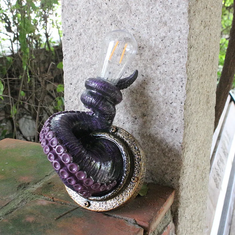 Luminária de parede com pingente de garra de polvo, decoração de casa artesanal em resina. Iluminação criativa e charmosa para ambientes marinhos. — foto 4