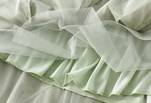 Title 11, Womens Fashion Ruffles Yarn Skirt A stylish an...