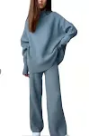 Conjunto feminino de 2 peças, agasalho de malha com gola alta, ideal para conforto e estilo casual em diversas situações. — foto 2