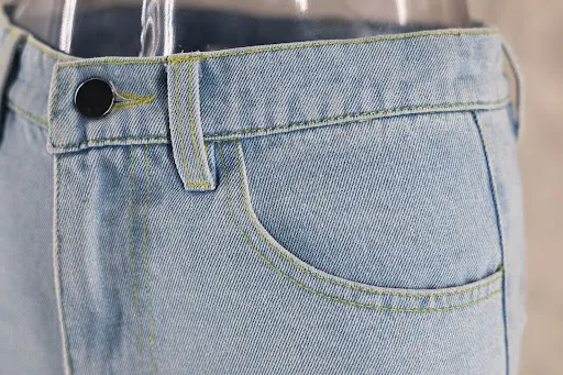 Title 24, Blauwe rechte dames jeans met gaten. Comfortabe...