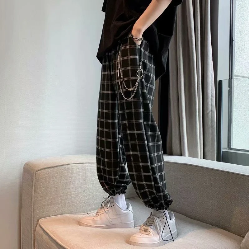 Pantalones Hombre Holgados Gingham con Cordón, Estilo Trendy. Comodidad y Moda. Ideales para el verano, casual y relajado. — foto 3