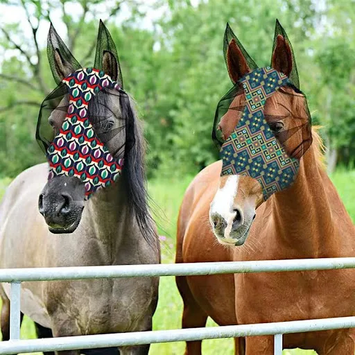 Title 5, Indiase anti-muggen paardenmasker, 16 bedrukte ...