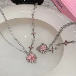 Colar com corrente e pingente de coração de diamante com costura de asterismo, ideal para brilhar e mostrar estilo único. — foto 9