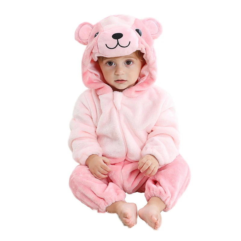 Cartoon eendelige kinderpyjama voor herfst en winter met dierenprint, zachte en warme homewear voor een knusse avond. — foto 2