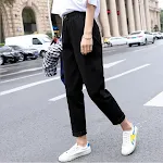 Pantalones casuales de trabajo para mujer, cómodos y versátiles. Diseño resistente y funcional para el día a día, ideales para un estilo moderno y práctico. — foto 2