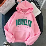Moletom feminino com estampa 1898 Brooklyn New York, confortável e estiloso. Perfeito para uso diário e casual. Design retrô e urbano. — foto 12