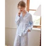 Novos pijamas femininos de cetim de rayon fantasia Desfrute do conforto e elegância do cetim para noites de sono tranquilas e relaxantes com leveza e estilo. — foto 14