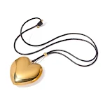 Colar Ophelia Coração Dourado. Demonstre amor e carinho com este colar elegante. Perfeito para presentear e usar em qualquer ocasião. Um símbolo eterno. — foto 2