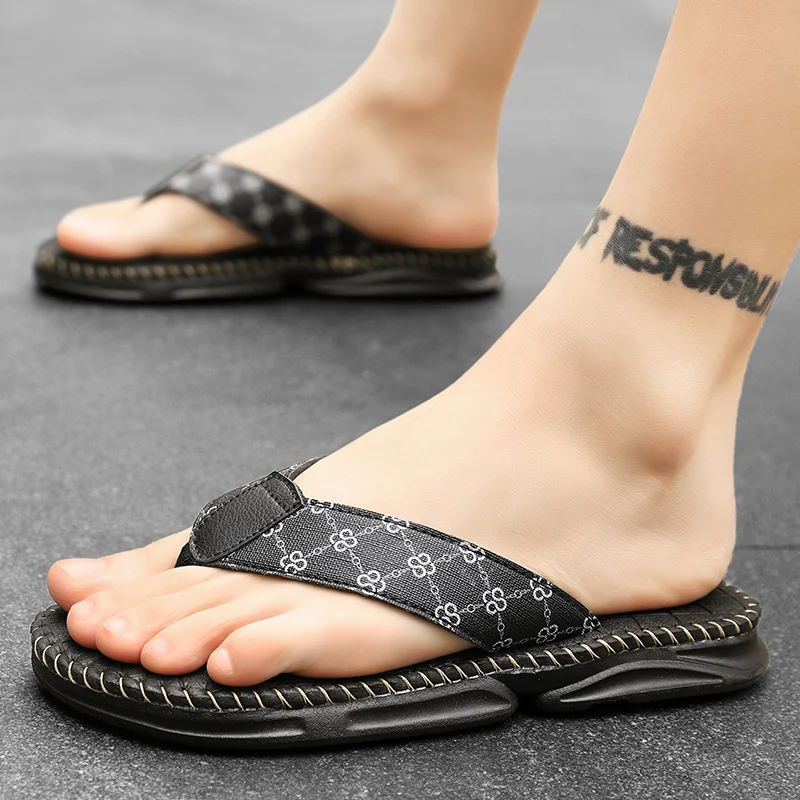 Heren Outdoor Antislip Teenslippers voor Zomerse Avonturen. Comfortabel en Veilig, Perfect voor Strand, Zwembad en Outdoor Activiteiten. — foto 11