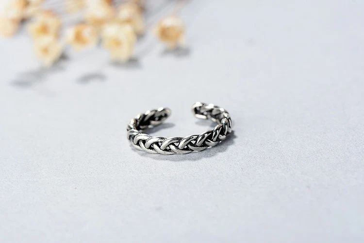 Title 5, Bague torsadée vintage, un bijou intemporel pou...