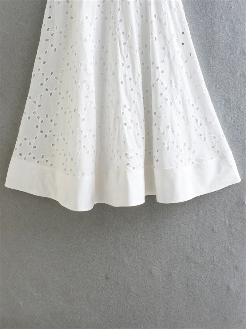 Conjunto A-Line con sujetador bordado calado y tirantes bordados, elegante y cómodo para lucir un look sofisticado y femenino. — foto 1
