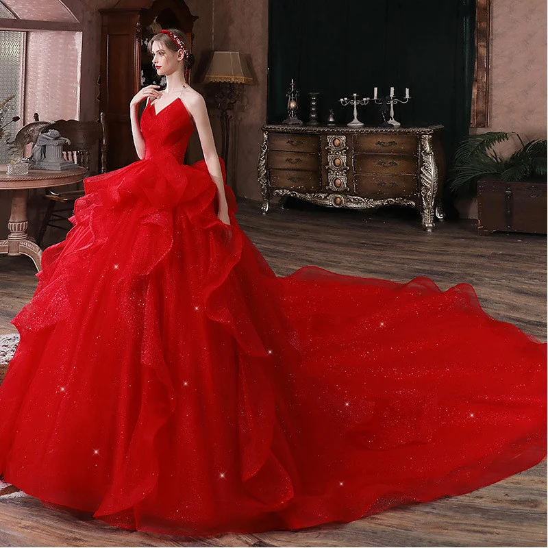 Vestido francês, temperamento elegante, cauda longa, céu estrelado e floresta. Ideal para um sonho. Perfeito para momentos especiais. — foto 4