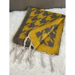 Yellow gray