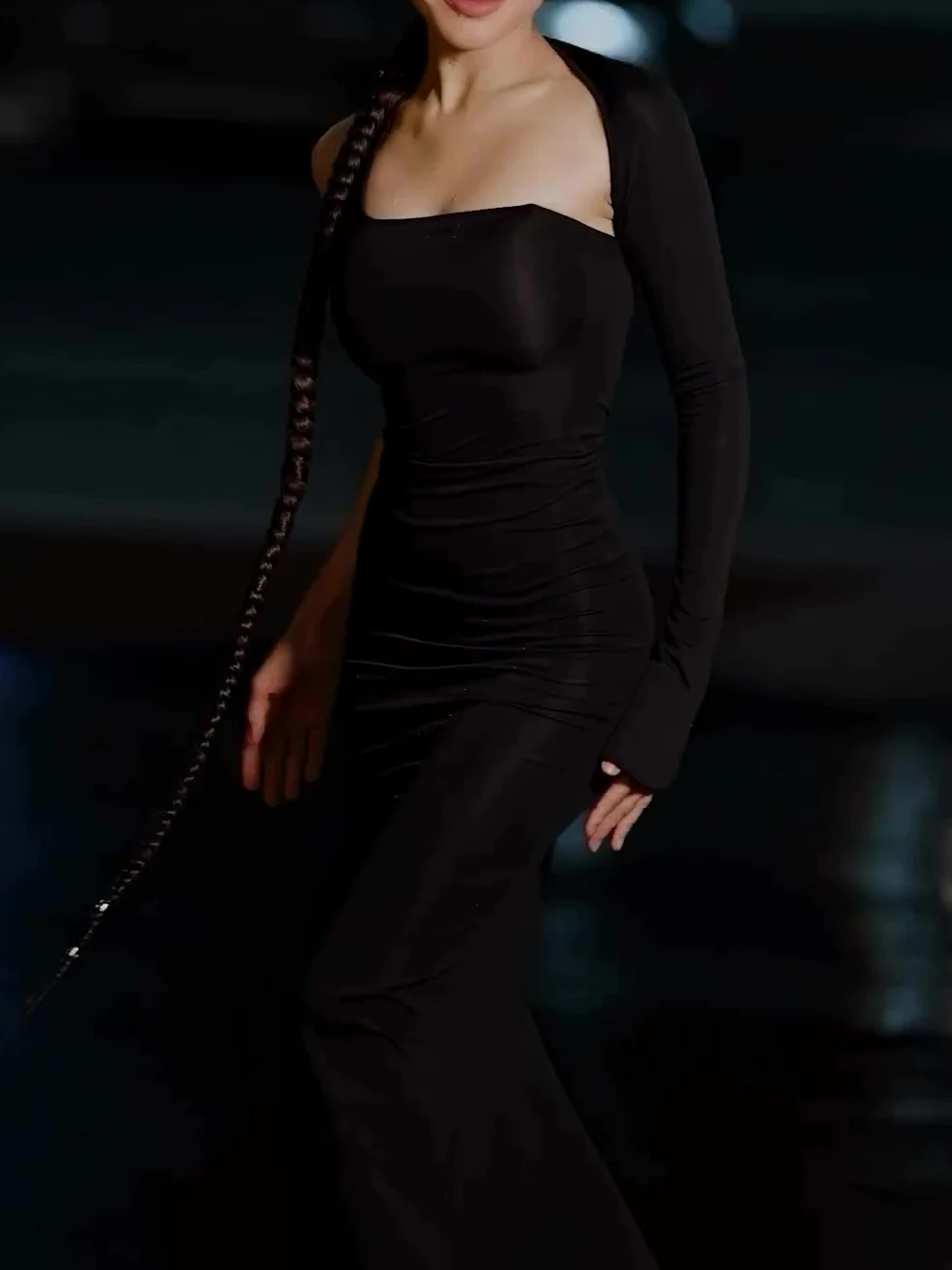 Solid color one-sided long-sleeved bodycon dress. Flattering fit, comfortable style. Perfect for nights out, parties, an — photo 1