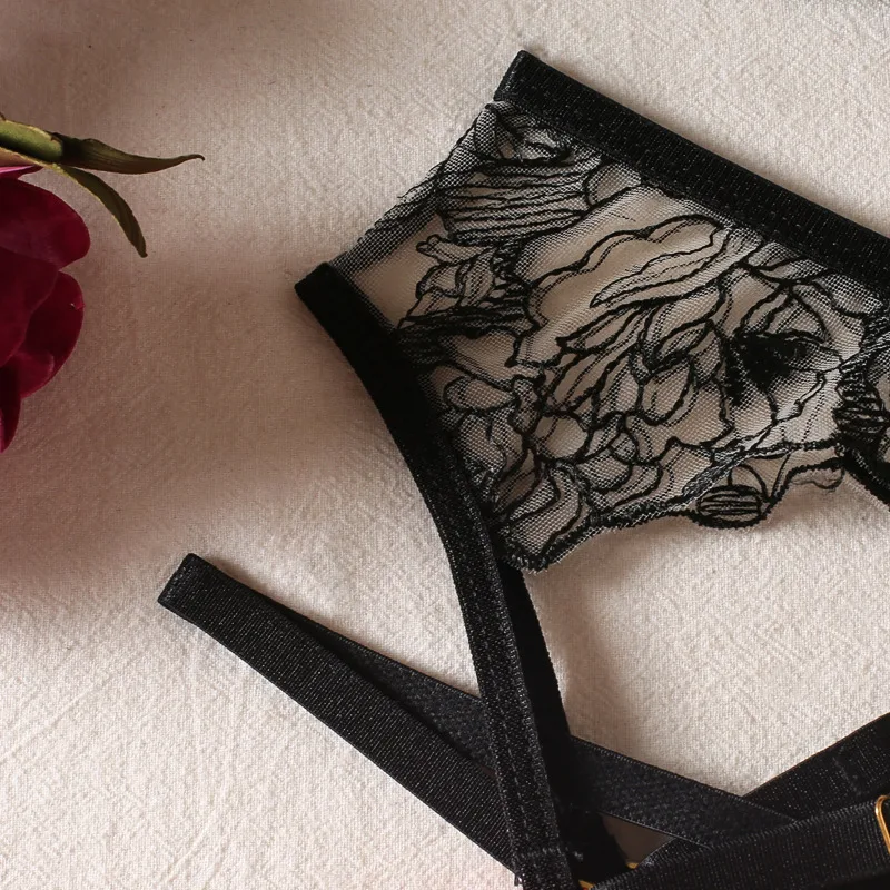 Title 5, Craft Contrast Color Ladies Underwear Set Comfo...