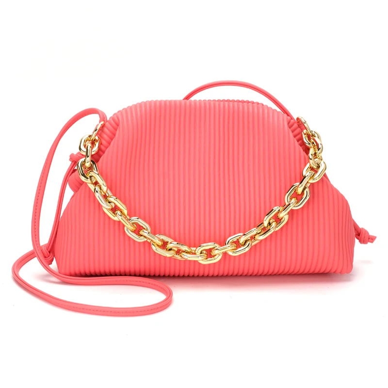 Bolsa Nuvem com Corrente Grossa Dobrável Moda de Nicho Design Sofisticado e Elegante Ideal para um Visual Moderno e Único — foto 5