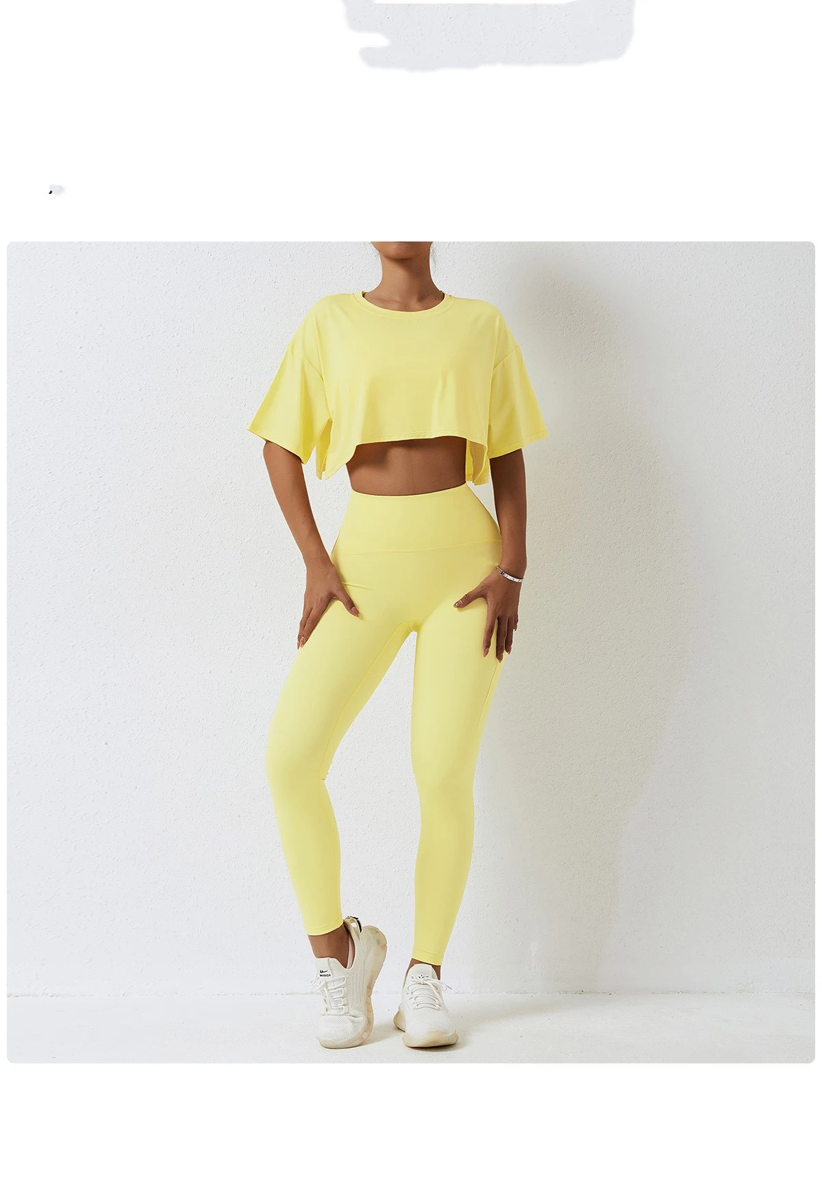 Blusa esportiva de manga curta para mulheres Roupas de yoga ao ar livre Tecido respirável e leve Perfeita para exercícios e atividades físicas. — foto 14