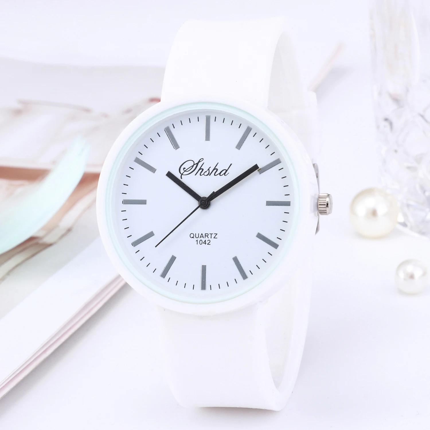 Relógio de quartzo feminino Jelly à prova d'água. Elegante e resistente, perfeito para atividades aquáticas e uso diário. Confiabilidade e estilo. — foto 1