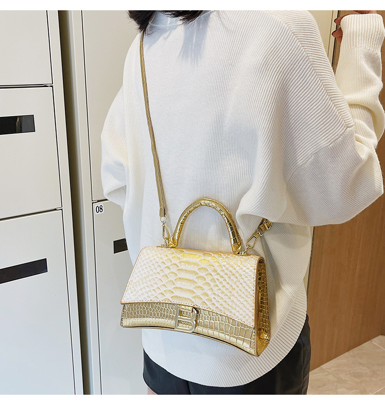 Title 10, Bolsa de mão feminina B Word com estampa de cob...