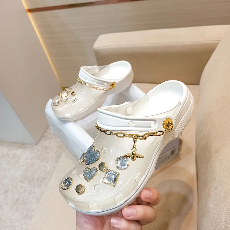 Scarpe trasparenti in cristallo con fori, per un'estate fresca e confortevole. Goditi la traspirabilità e lo stile unico in ogni passo. — foto 1