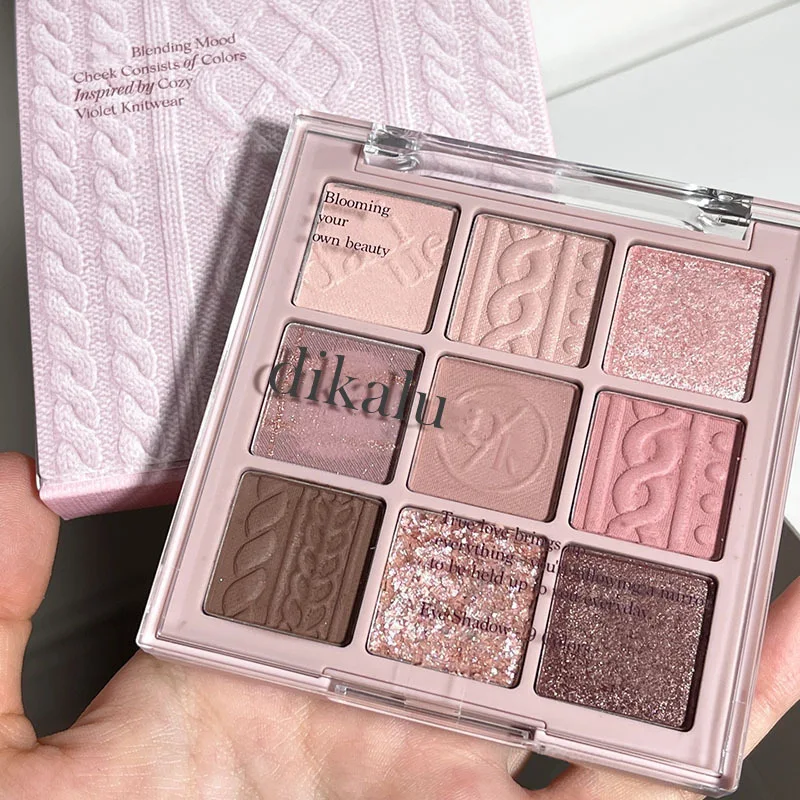 Palette de fards à paupières tons terre mats, idéale pour créer des looks naturels et sophistiqués, adaptée à un usage quotidien et professionnel. — photo 6