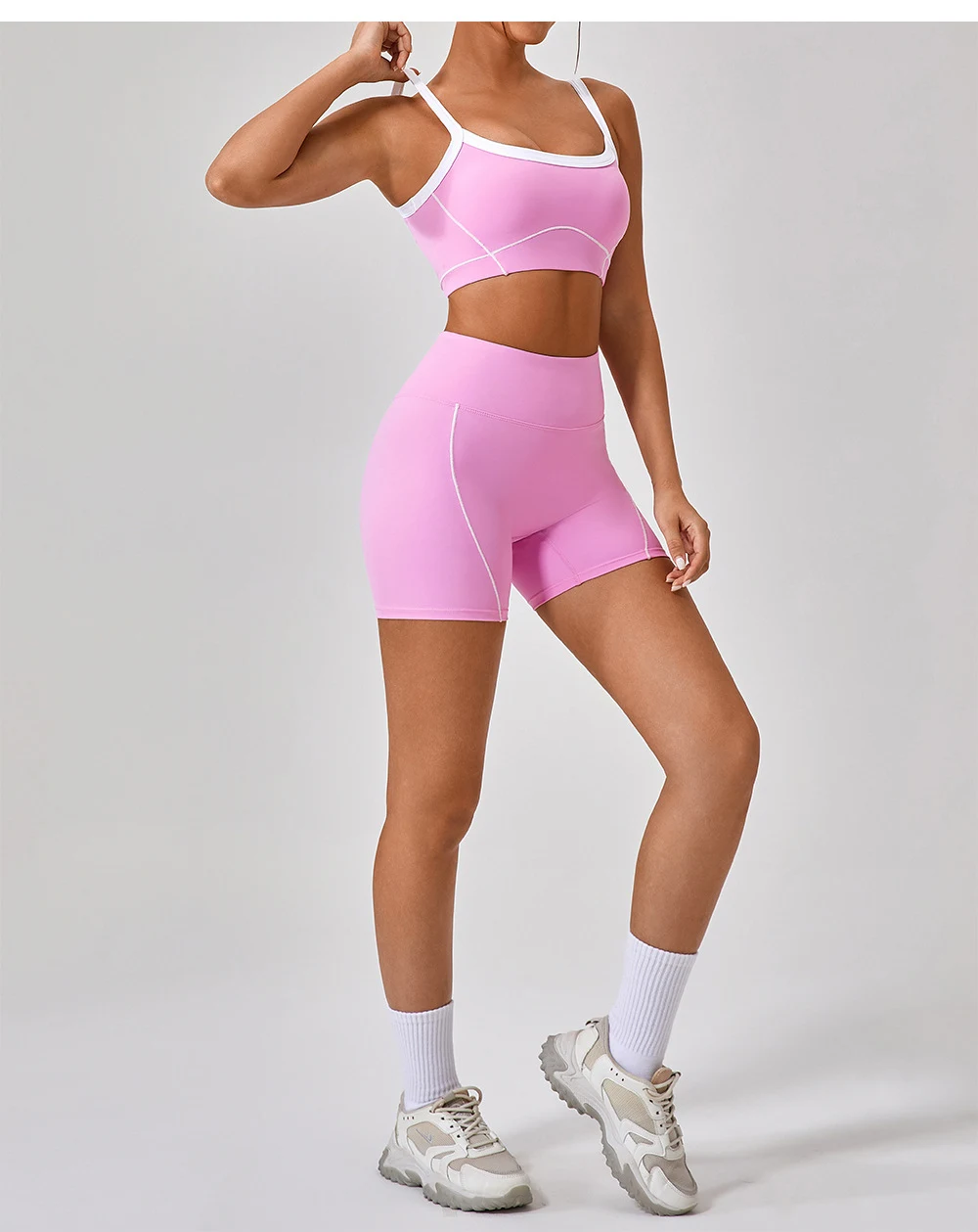 Dames perzik kleurige fitnessbroek met heupverhogend effect en driepuntsdesign, perfect voor workouts en het accentueren van billen. — foto 12
