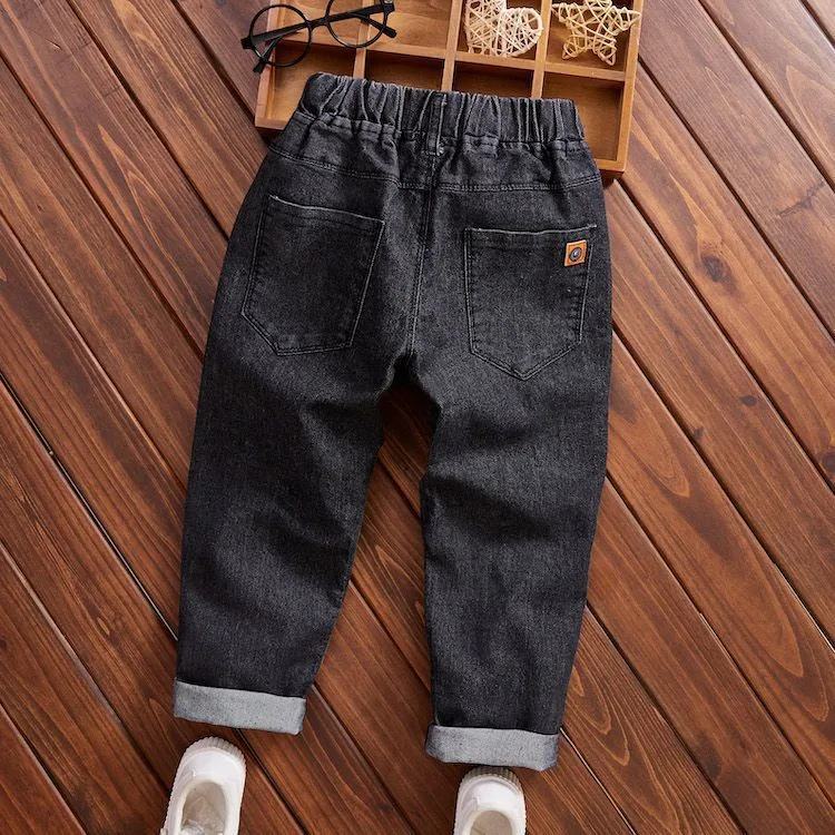Jeans per bambini, pantaloni sottili e larghi per il massimo comfort e libertà di movimento. Perfetti per giocare e per un look casual. — foto 3