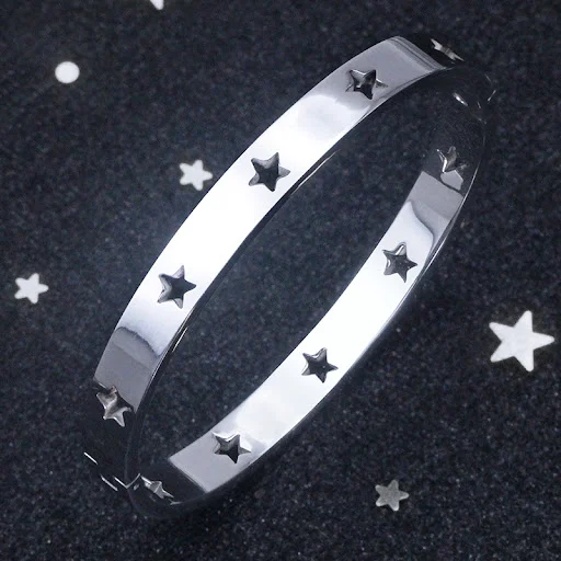 Title 3, Pulseira de corte do pentagrama