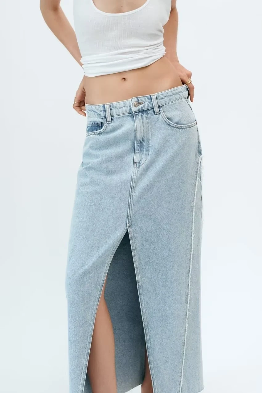 Vestido midi jeans com barra crua de verão no atacado saia, ideal para um visual despojado e moderno, perfeito para os dias quentes de verão. — foto 9