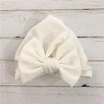 Chapéu de bebê fashion com laço grande, confortável e com tecido indiano, estilo milho e pneu, perfeito para o conforto do seu bebê. — foto 5