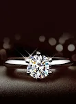 Anel de diamante deslumbrante, ideal para noivado. Brilho eterno em ouro branco, lapidação impecável. Presenteie com luxo e amor. — foto 9