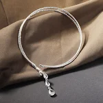 Colar fashion com pingente de gota d'água e borla de diamantes, ideal para um toque elegante e sofisticado em seu visual. — foto 6