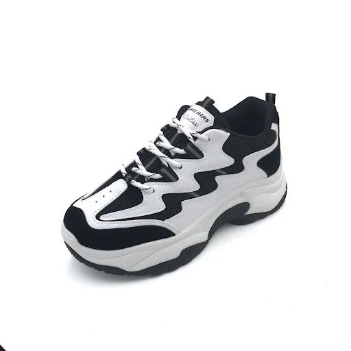 Title 5, Womens outdoor running shoes. Designed for com...