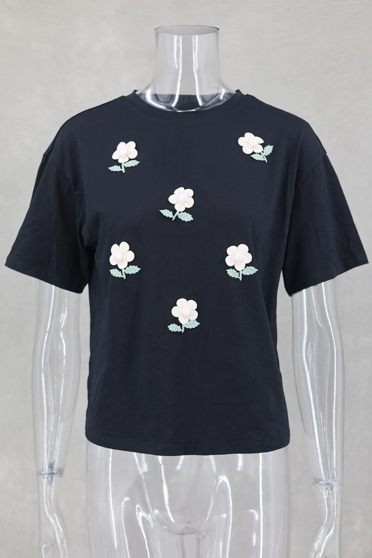 Title 11, Damen T-Shirt mit dreidimensionalen Blumen, Run...