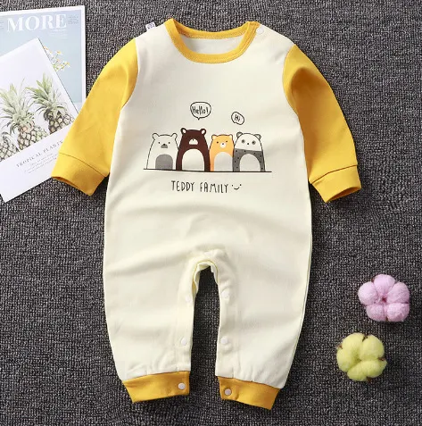 Macacão de manga longa para manter o bebê aquecido. Conforto e proteção para seu pequeno em dias frios. Ideal para dormir e brincar. — foto 1