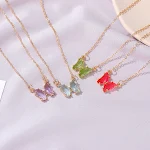 Colar de borboleta de cristal e vidro estilo celebridade da internet, um acessório elegante e moderno para mulheres que buscam um toque de brilho. — foto 5