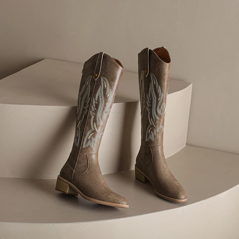 Women's Retro Chunky Heel Embroidery Western Cowboy Boots for a stylish look, combining comfort and a unique, eye-catchi — photo 1