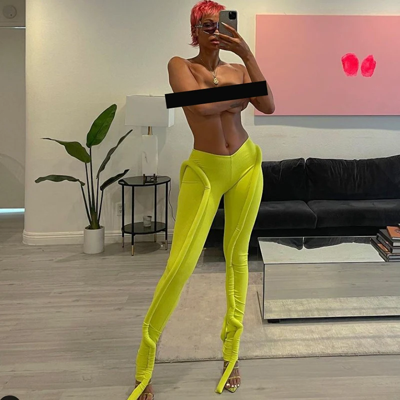 High-waisted hip-fitting sports and leisure trousers designed for ultimate comfort and a flattering fit, perfect for all — photo 4