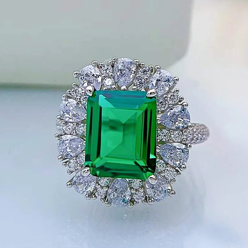 Anel feminino de prata esterlina com corte esmeralda temperamental e strass de carbono alto embutido, brilho e sofisticação. — foto 2