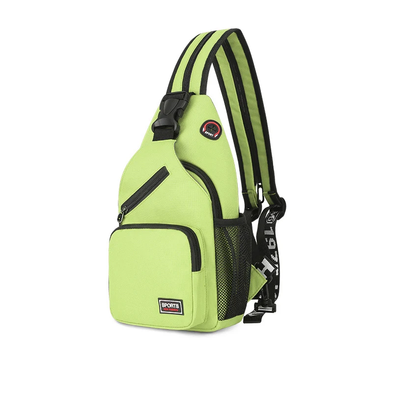Bolsa peitoral à prova d'água para atividades ao ar livre. Mantenha seus pertences secos e seguros. Perfeita para trilhas e aventuras. — foto 5