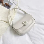 Bolsa de sela com corrente Nova Moda Primavera Linda e funcional, esta bolsa é perfeita para carregar seus itens essenciais com elegância e praticidade. — foto 22