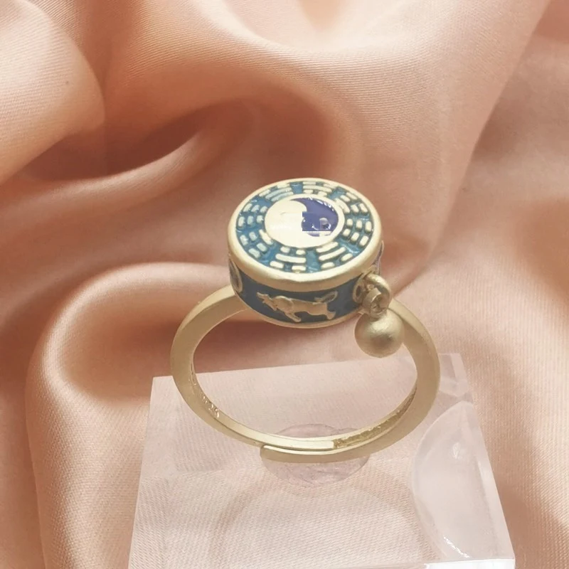 Vintage emaille draaiende ring met zes woorden mantra tegen angst. Voor rust en focus. Helpt bij stressvermindering. Uniek sieraad. — foto 9