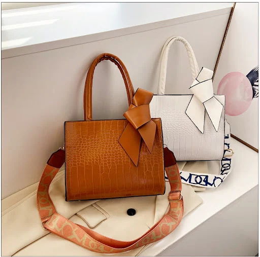 Title 20, Ladies Single Shoulder Bag Trendy Chain Messeng...