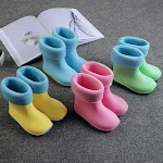 Botas de chuva infantis tridimensionais antiderrapantes. Mantenha os pés das crianças secos e seguros com estas botas divertidas e eficazes. — foto 5