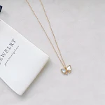 Colar Natural de Fritilária Outono e Inverno Adicione elegância botânica ao seu visual. Perfeito para realçar looks com um toque sofisticado e natural. — foto 10