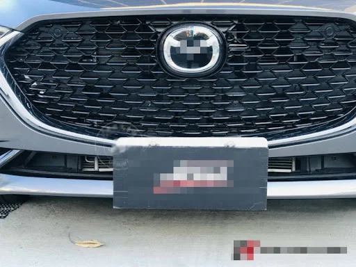 Title 4, Durable and easy-to-install license plate brack...