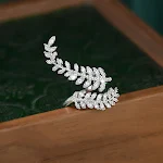 Anel Aberto Feminino com Folhas Super Brilhantes e Micro-Diamantes, Design Sofisticado e Brilho Deslumbrante. — foto 4