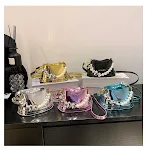Bolsa feminina tipo balde transversal com corrente de pérolas, combina com tudo, alta sofisticação e estilo para qualquer ocasião. — foto 3